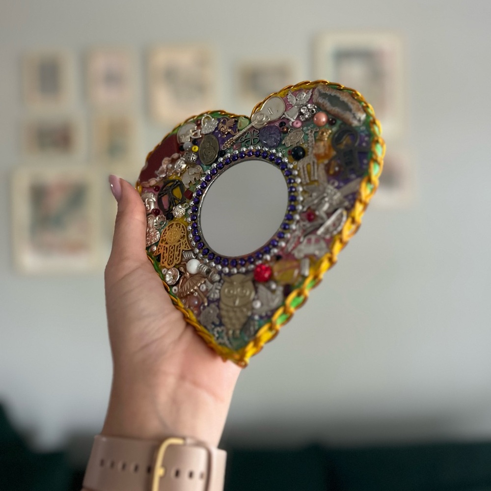 Handcrafted Heart Mirror – Unique Mexican Folk Art Decor, One-of-a-Kind✨ - Picture 3 of 7